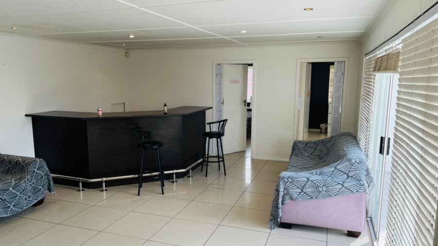 5 Bedroom Property for Sale in Greenfields Eastern Cape